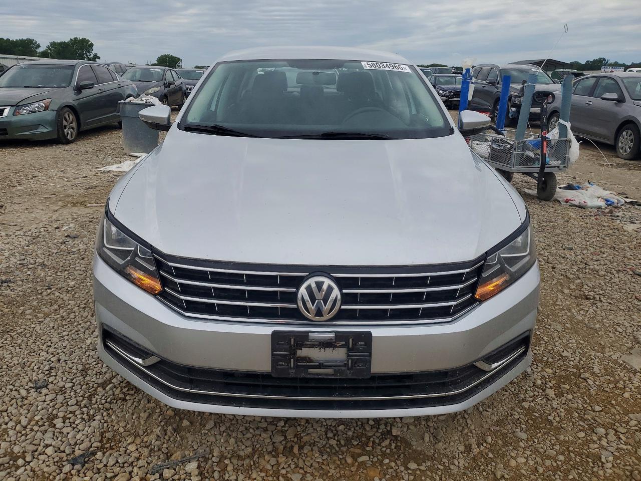 2017 VOLKSWAGEN PASSAT