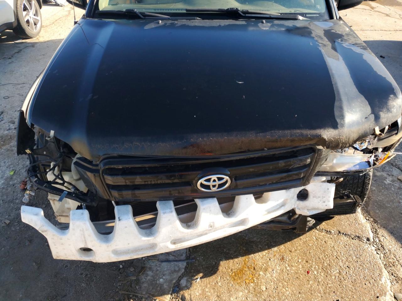 2004 TOYOTA HIGHLANDER