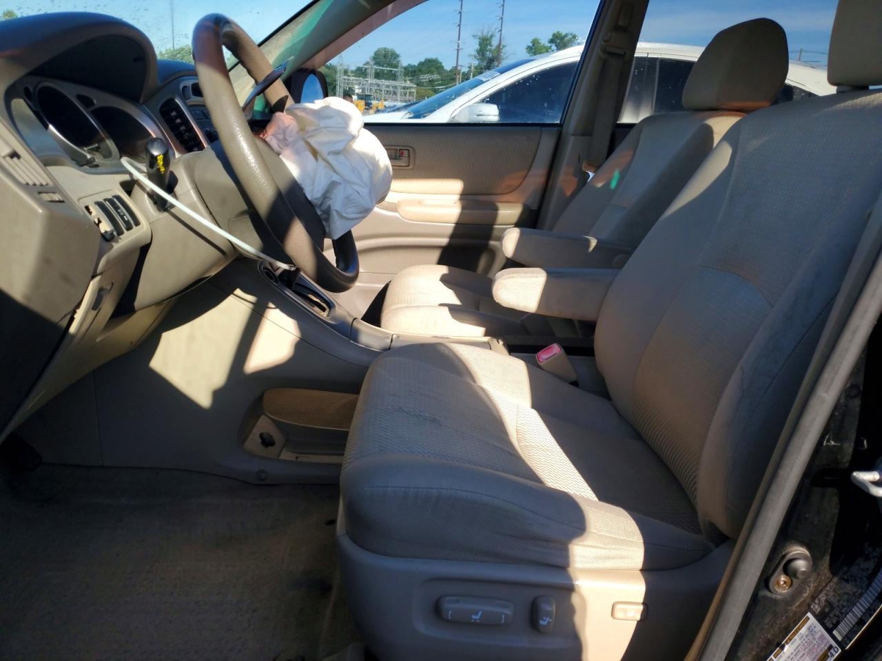 2004 TOYOTA HIGHLANDER