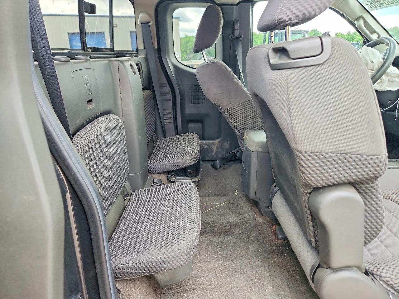 2013 NISSAN FRONTIER