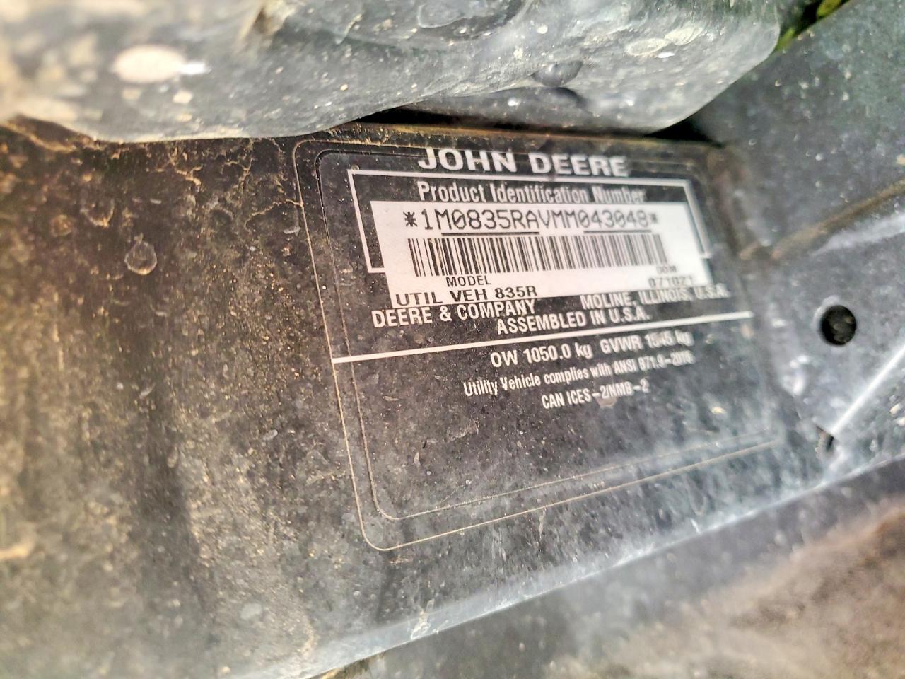 2021 JOHN DEERE XUV835R