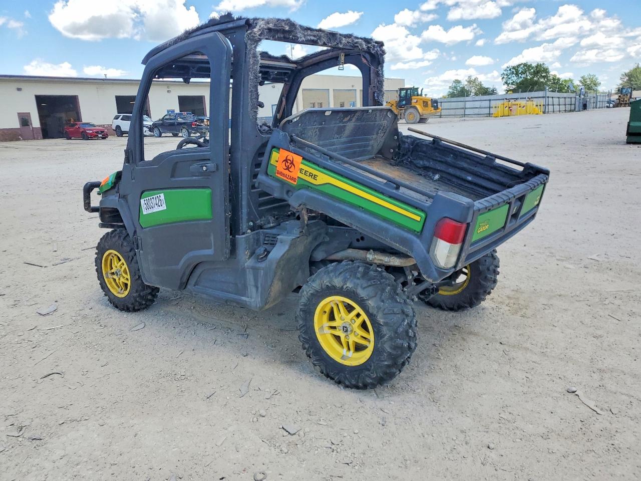 2021 JOHN DEERE XUV835R