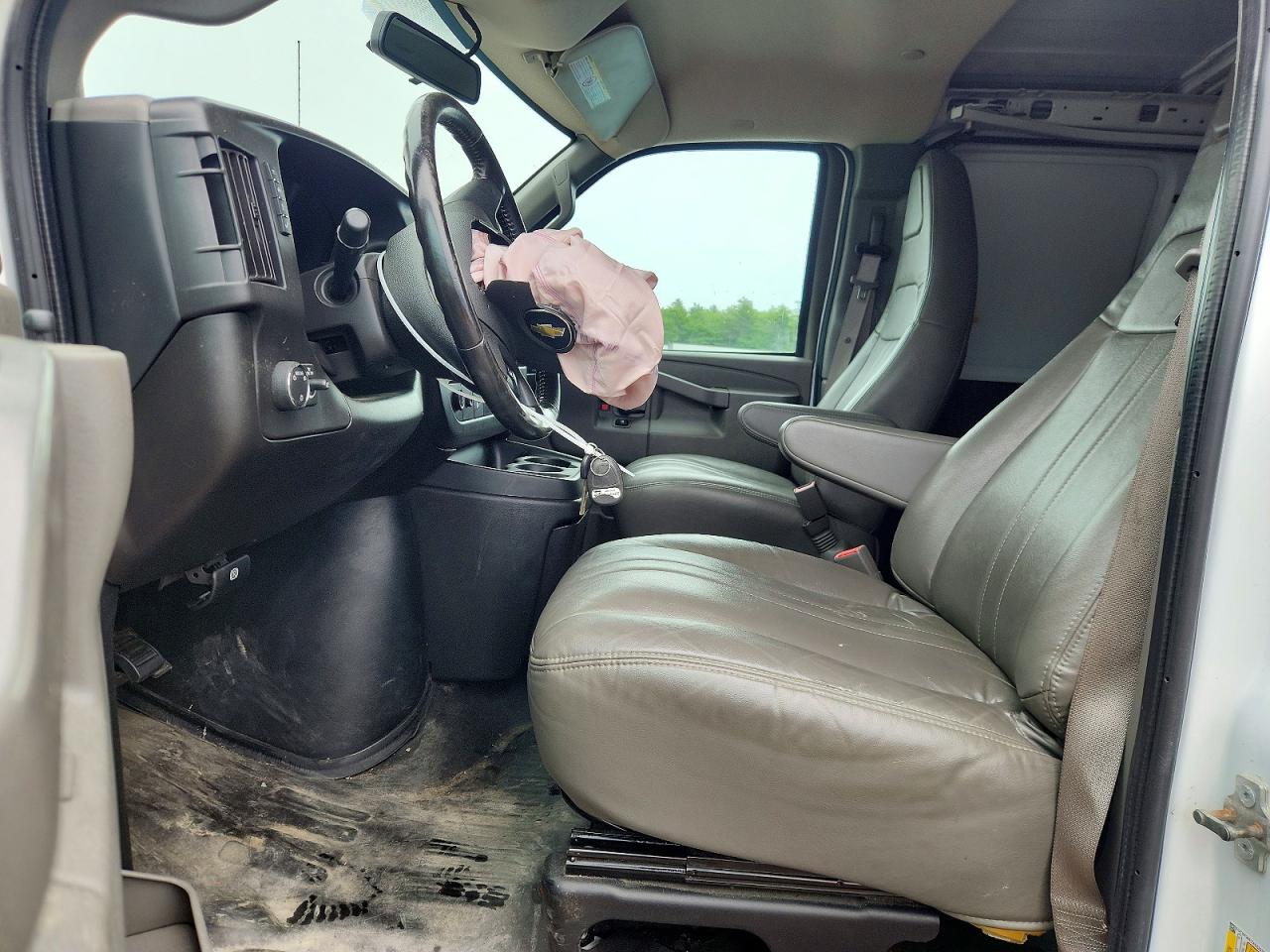 2022 CHEVROLET EXPRESS