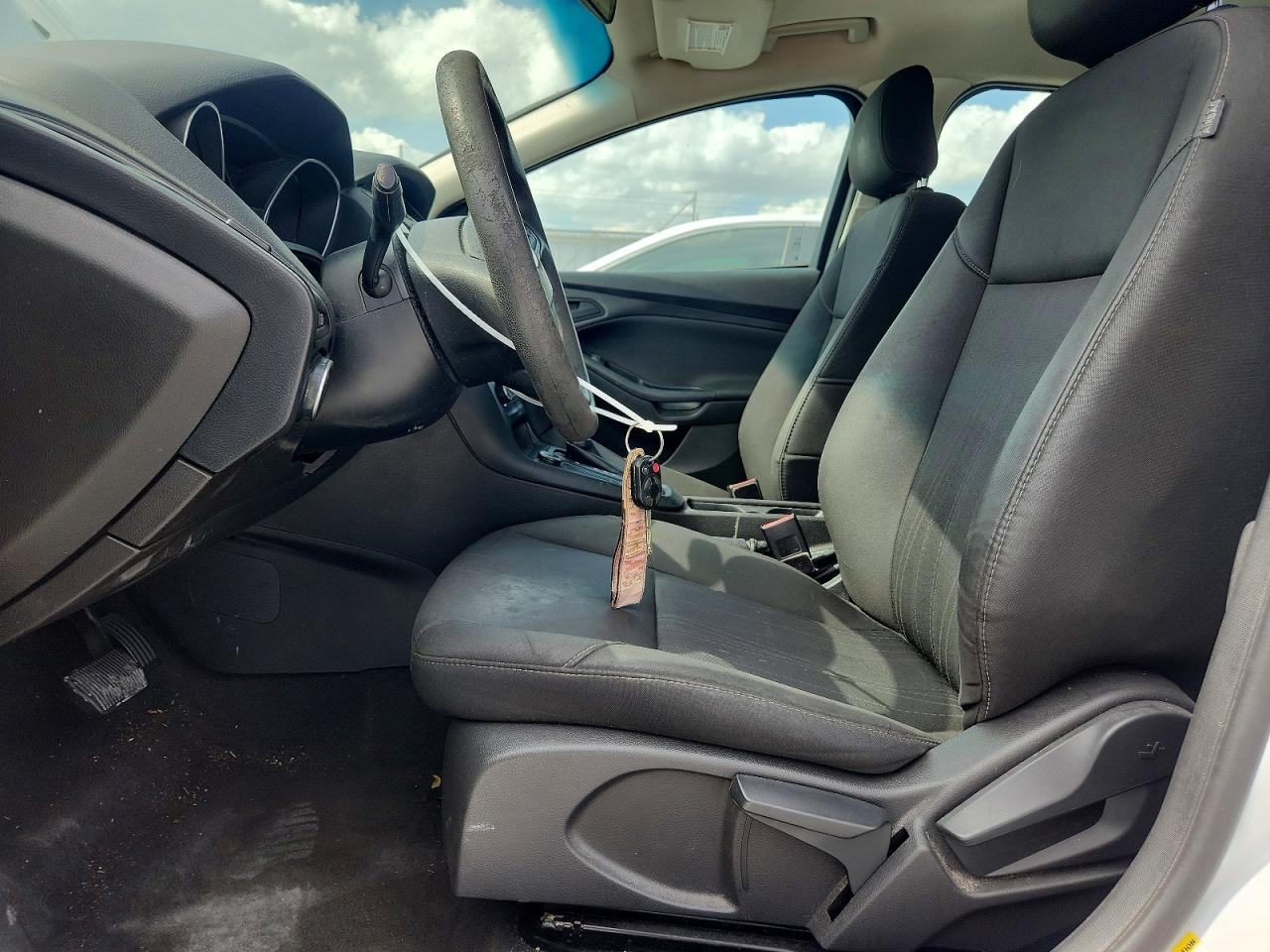 2016 FORD FOCUS