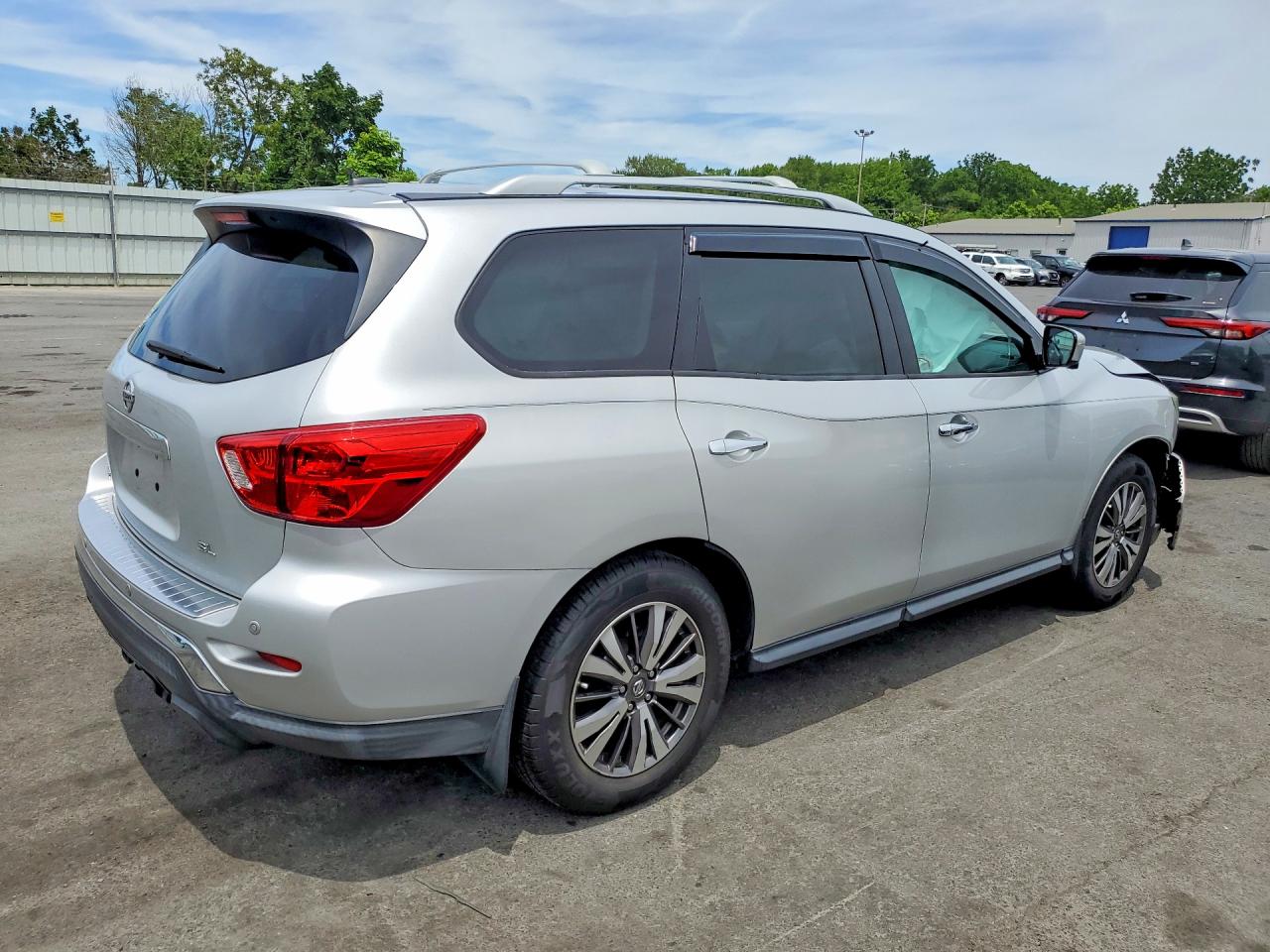 2017 NISSAN PATHFINDER