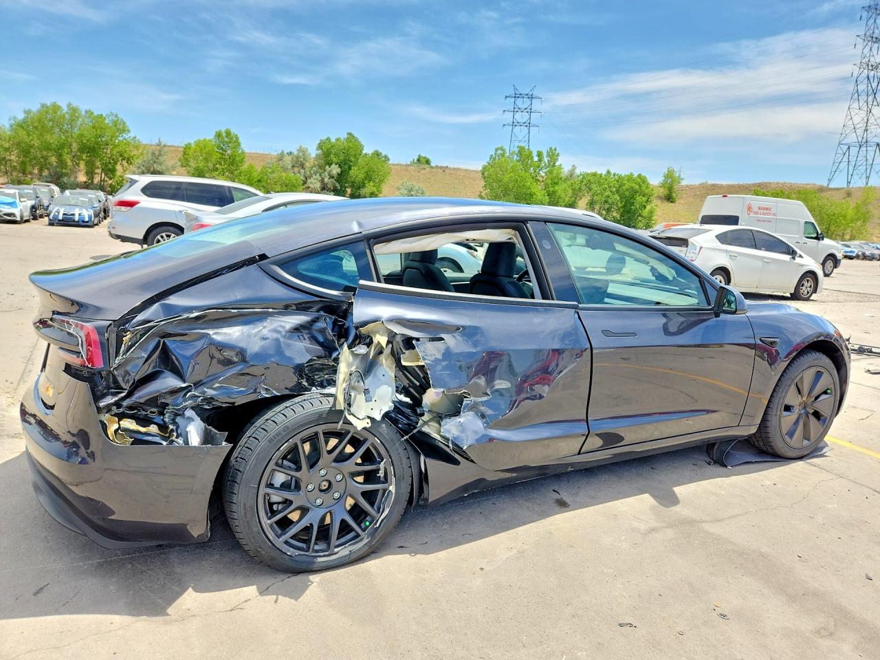 2025 TESLA MODEL 3