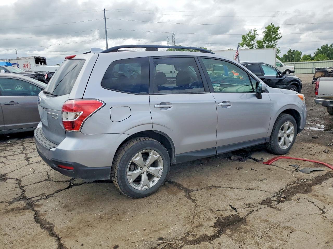 2016 SUBARU FORESTER