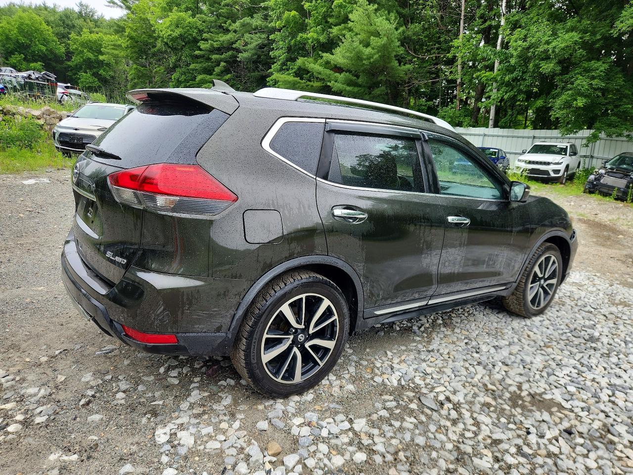 2017 NISSAN ROGUE