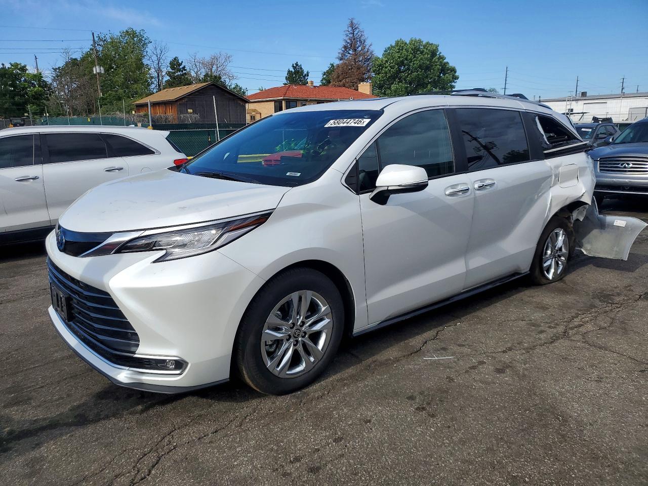 2025 TOYOTA SIENNA