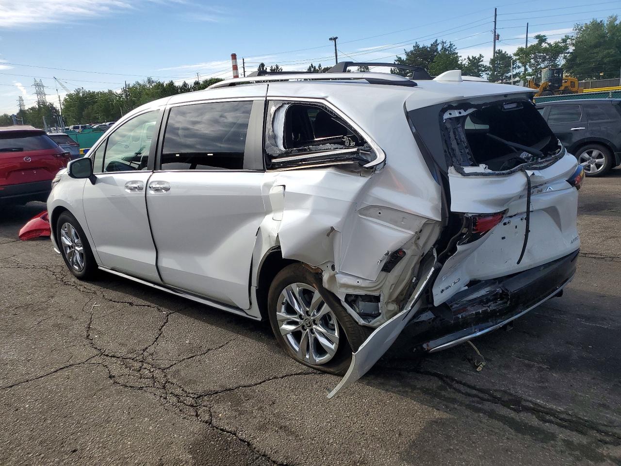 2025 TOYOTA SIENNA