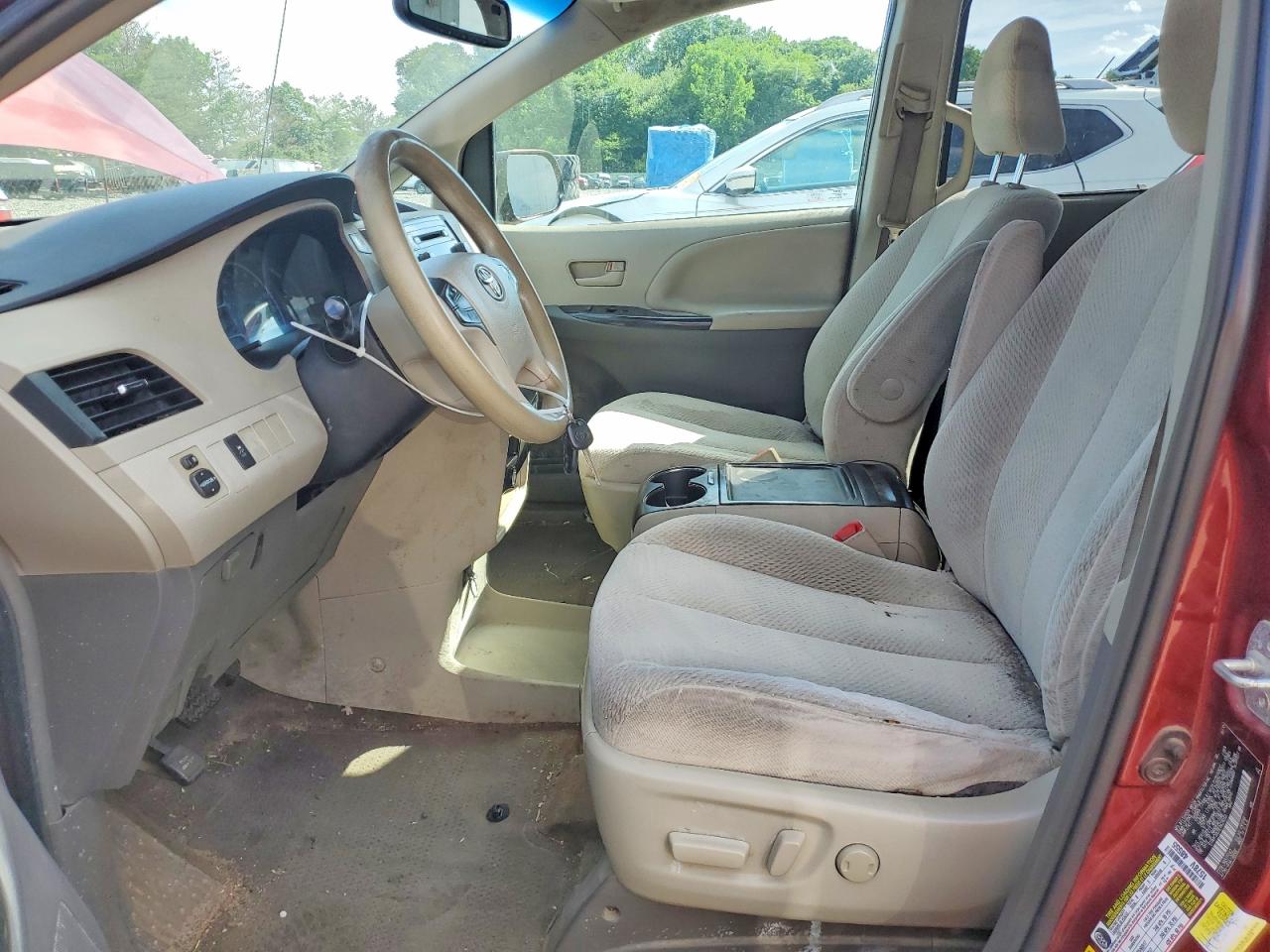 2014 TOYOTA SIENNA