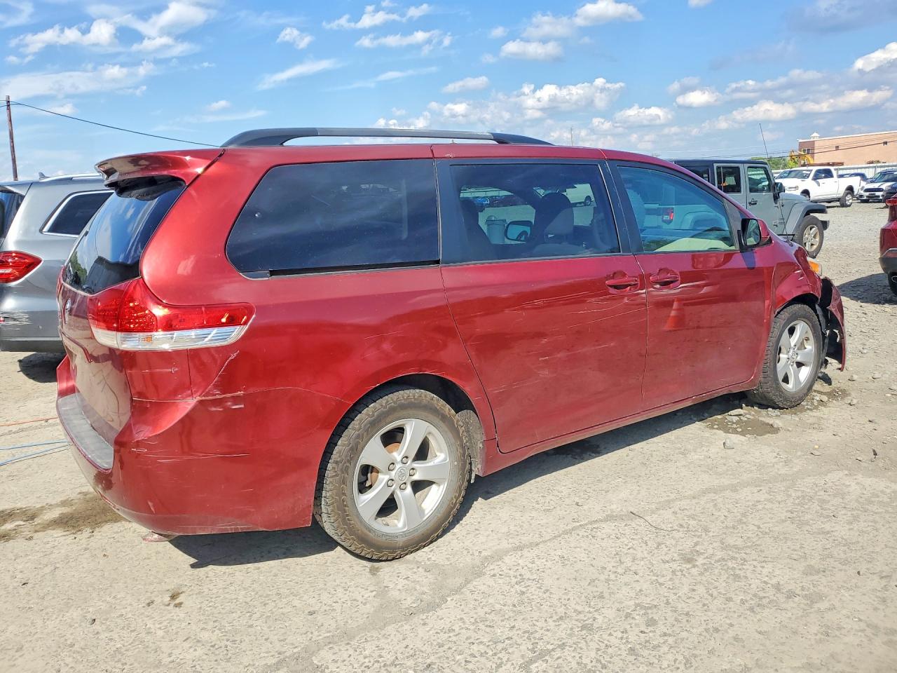 2014 TOYOTA SIENNA