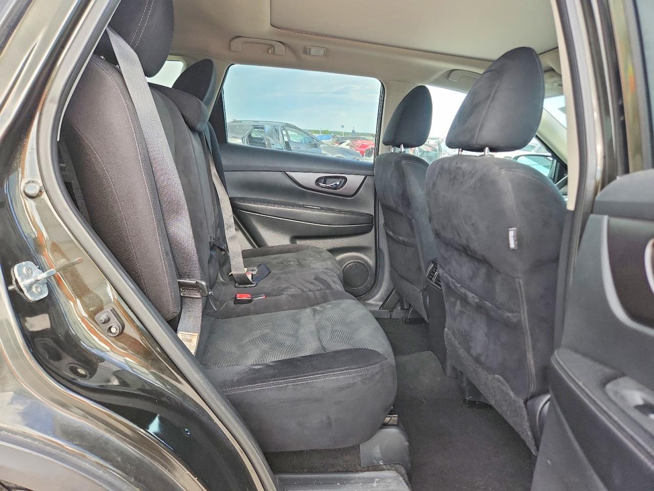 2016 NISSAN ROGUE