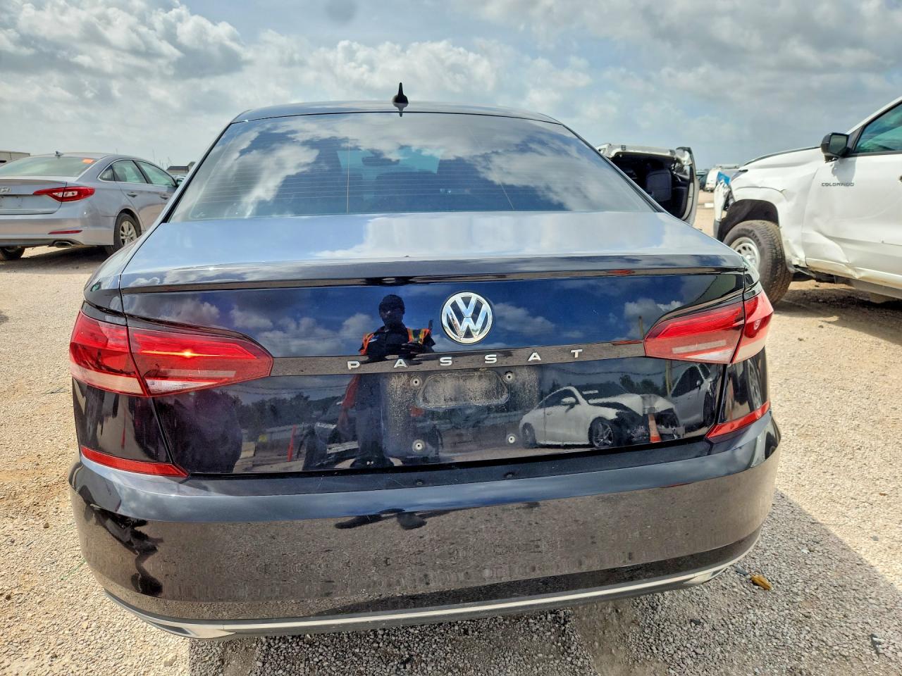 2020 VOLKSWAGEN PASSAT