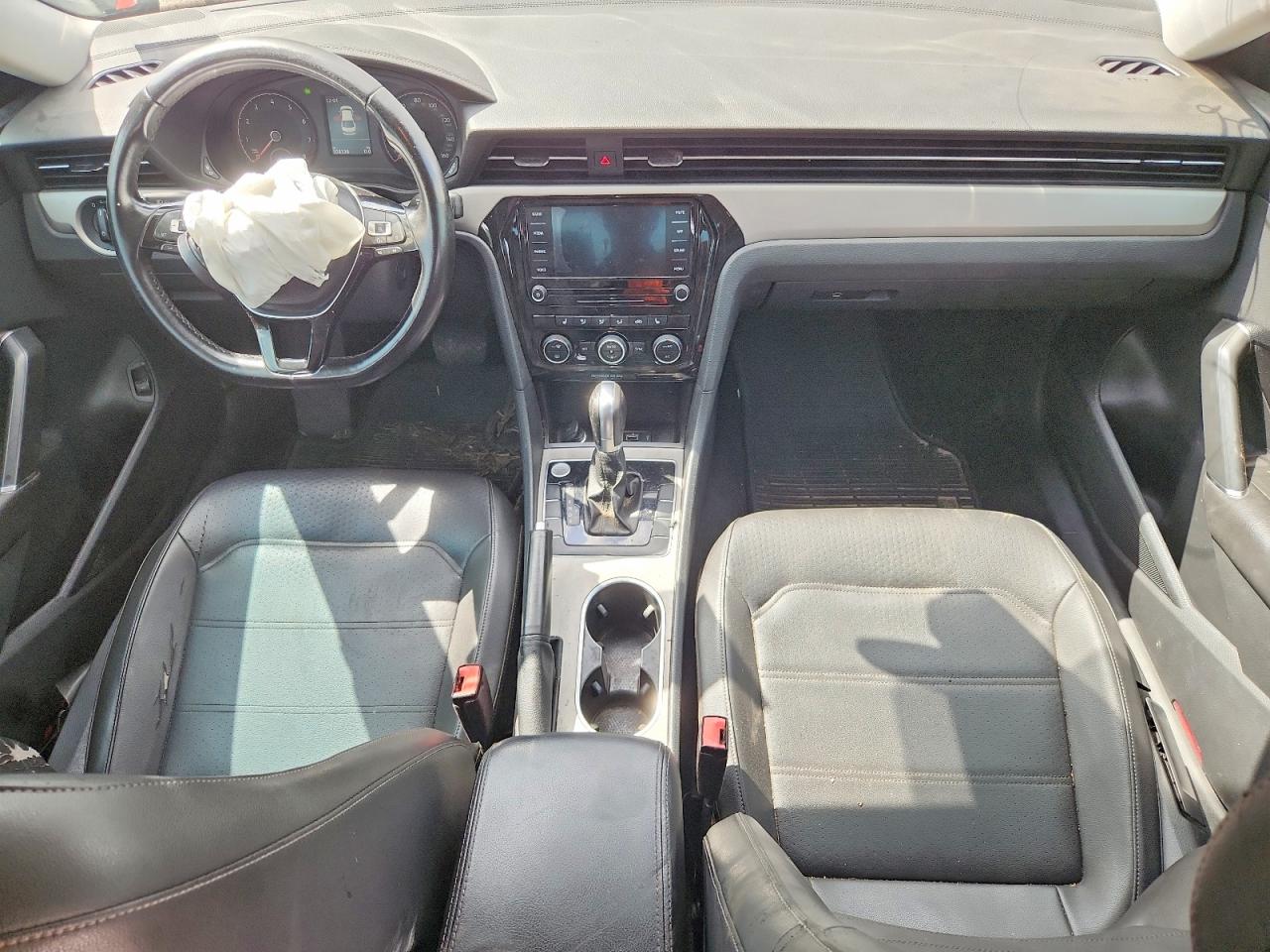 2020 VOLKSWAGEN PASSAT