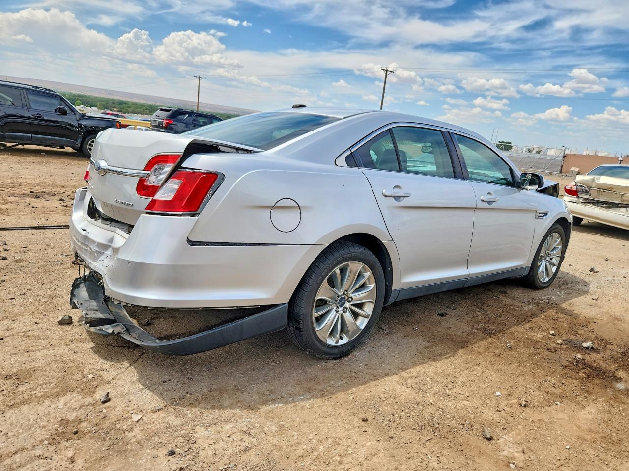 2010 FORD TAURUS