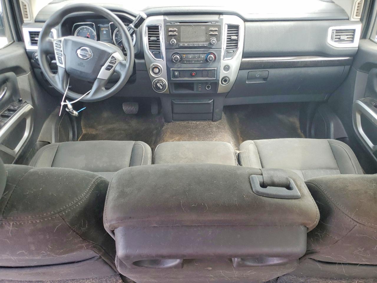 2017 NISSAN TITAN