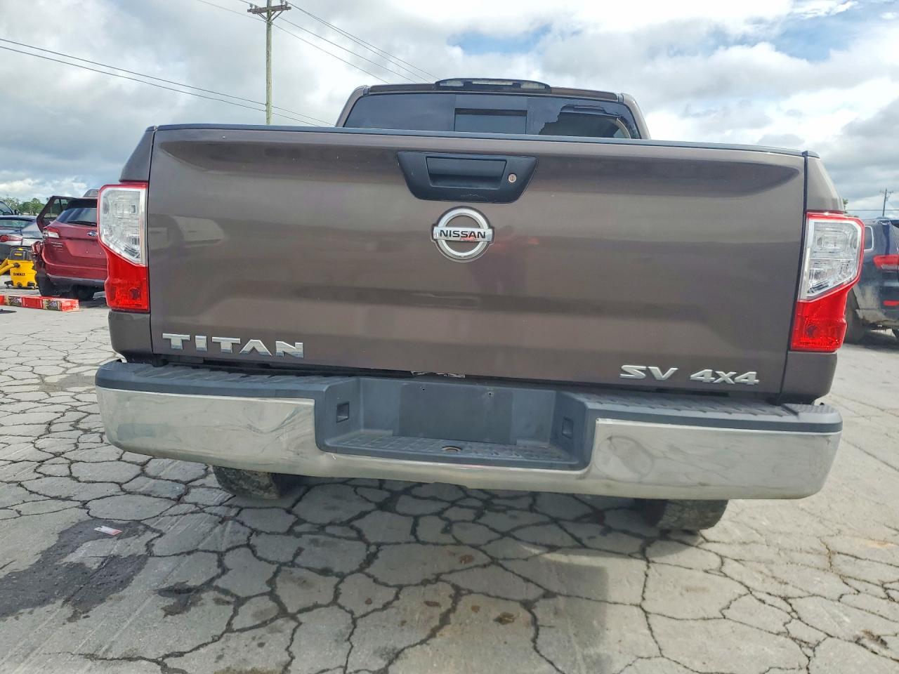 2017 NISSAN TITAN