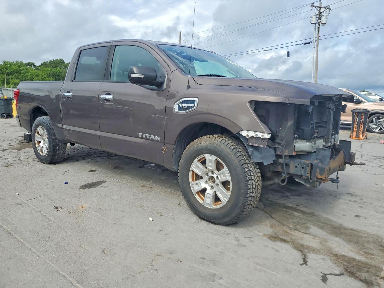 2017 NISSAN TITAN