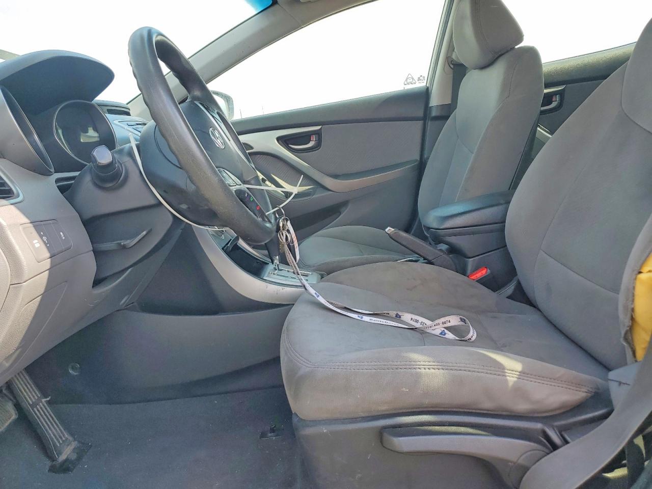 2012 HYUNDAI ELANTRA