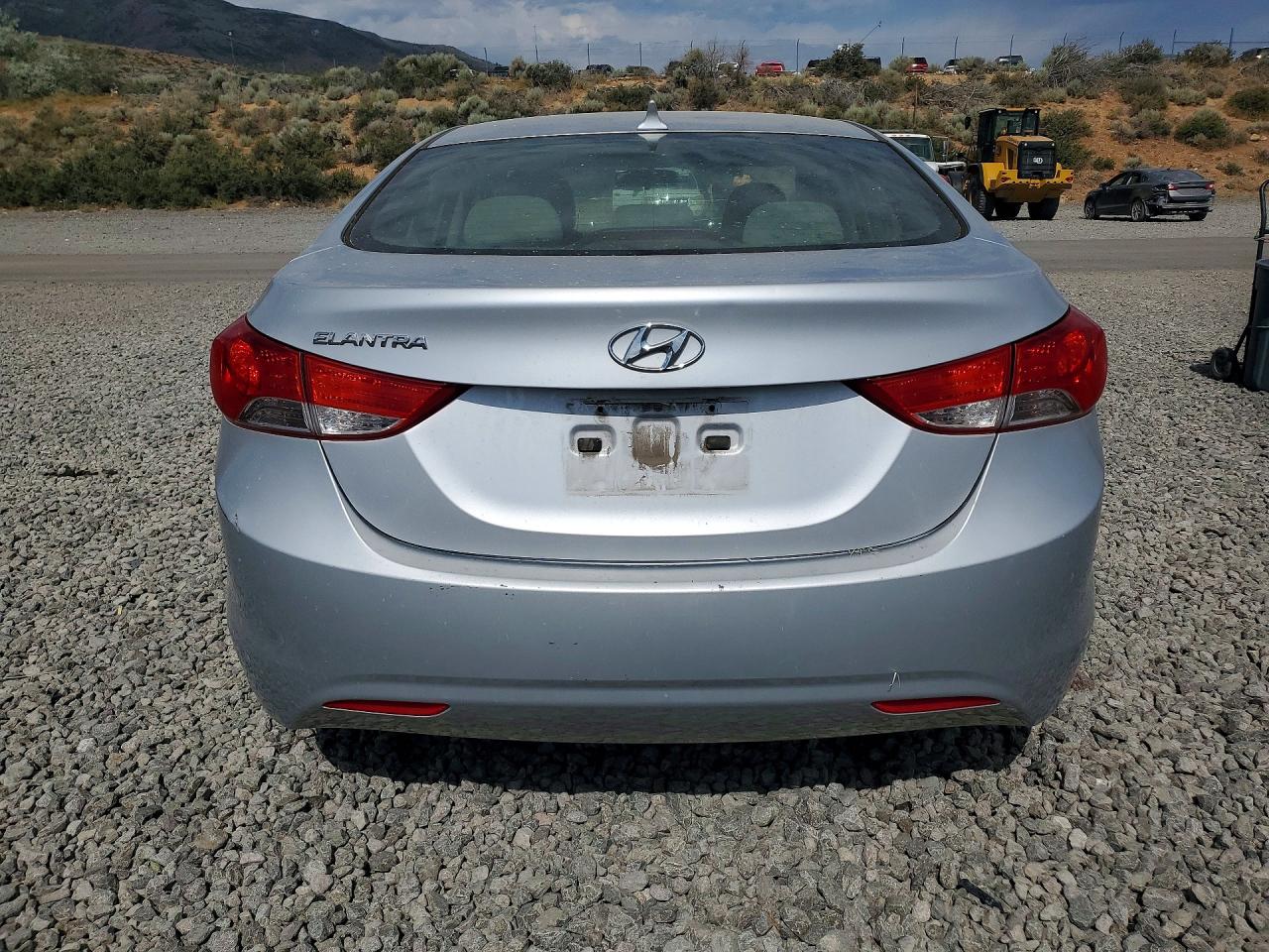 2012 HYUNDAI ELANTRA