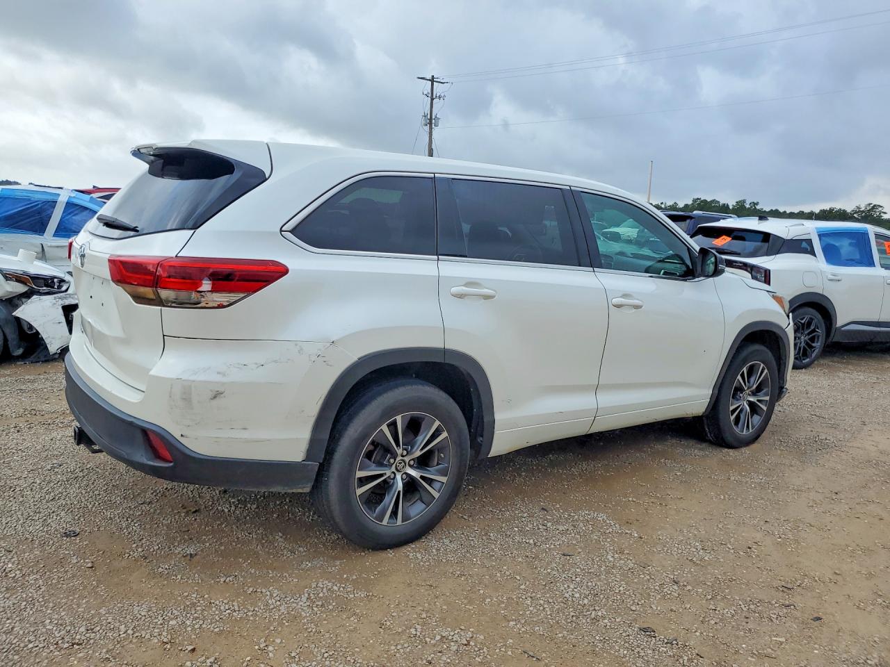 2017 TOYOTA HIGHLANDER