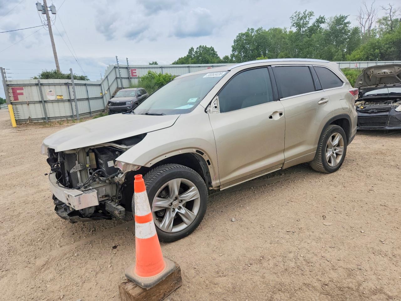 2014 TOYOTA HIGHLANDER