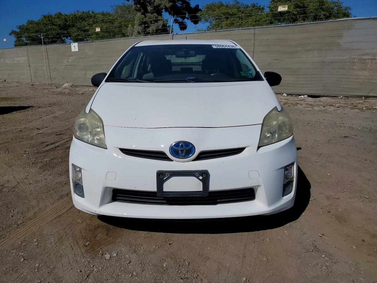 2011 TOYOTA PRIUS