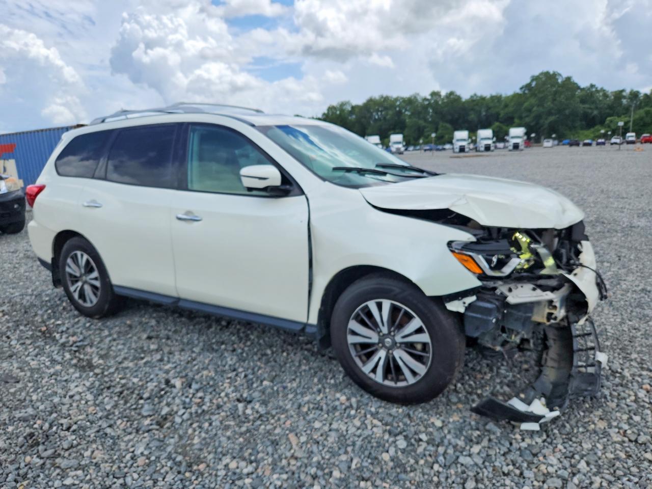2017 NISSAN PATHFINDER