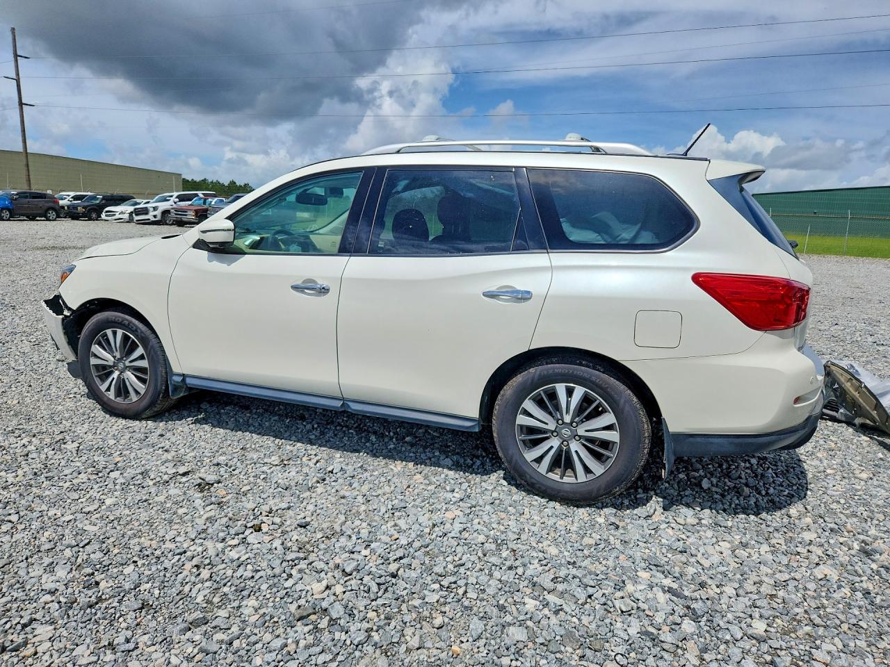 2017 NISSAN PATHFINDER