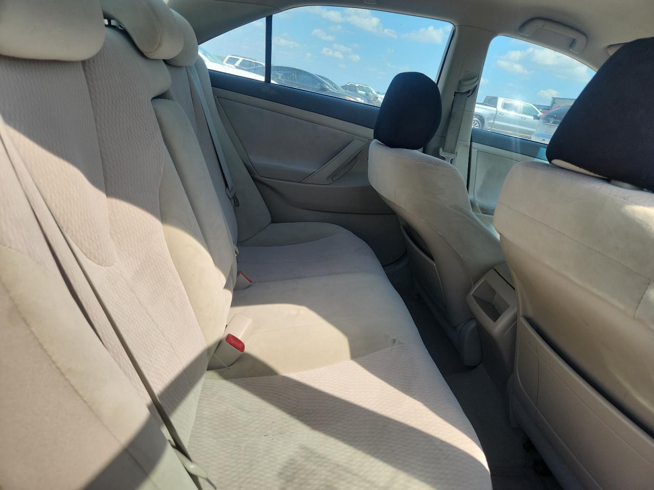 2011 TOYOTA CAMRY