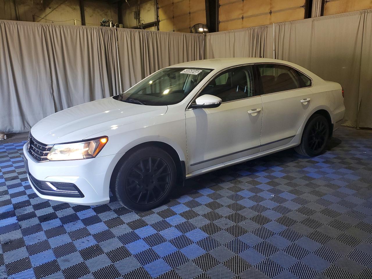 2017 VOLKSWAGEN PASSAT