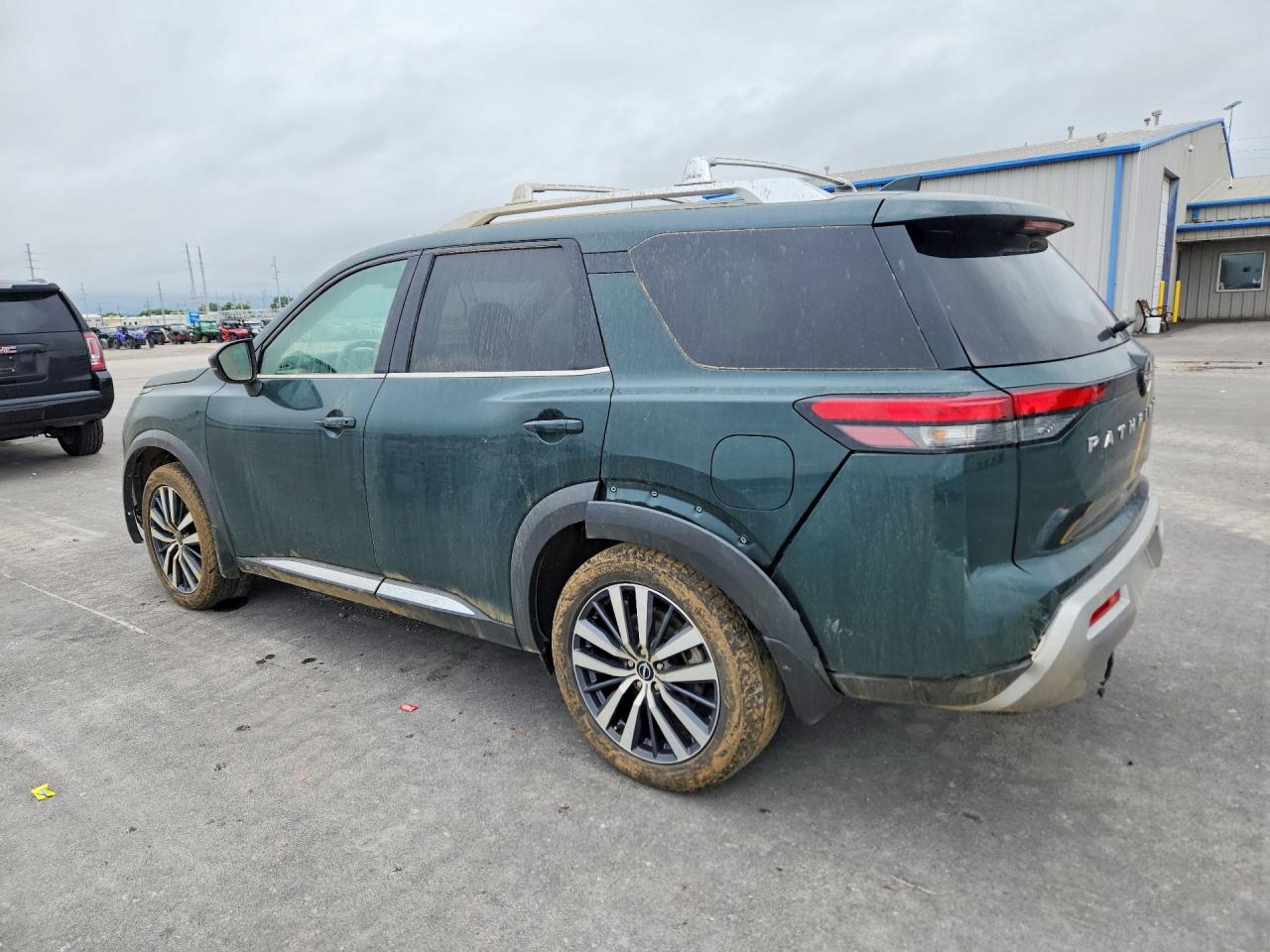 2022 NISSAN PATHFINDER