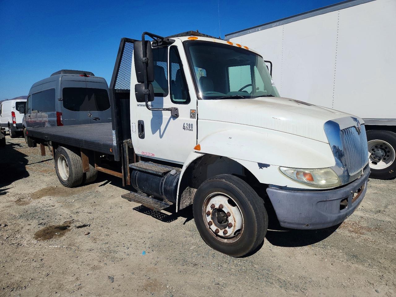 2006 INTERNATIONAL 4000 SERIE