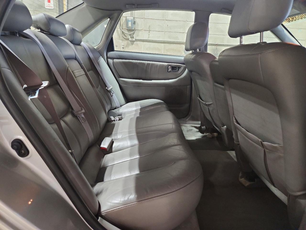 2003 TOYOTA AVALON