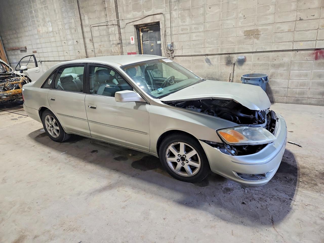 2003 TOYOTA AVALON