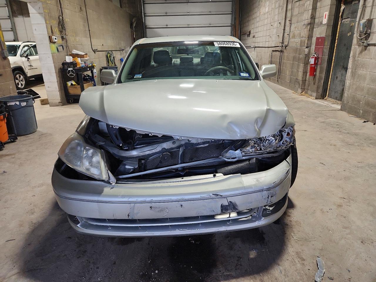 2003 TOYOTA AVALON