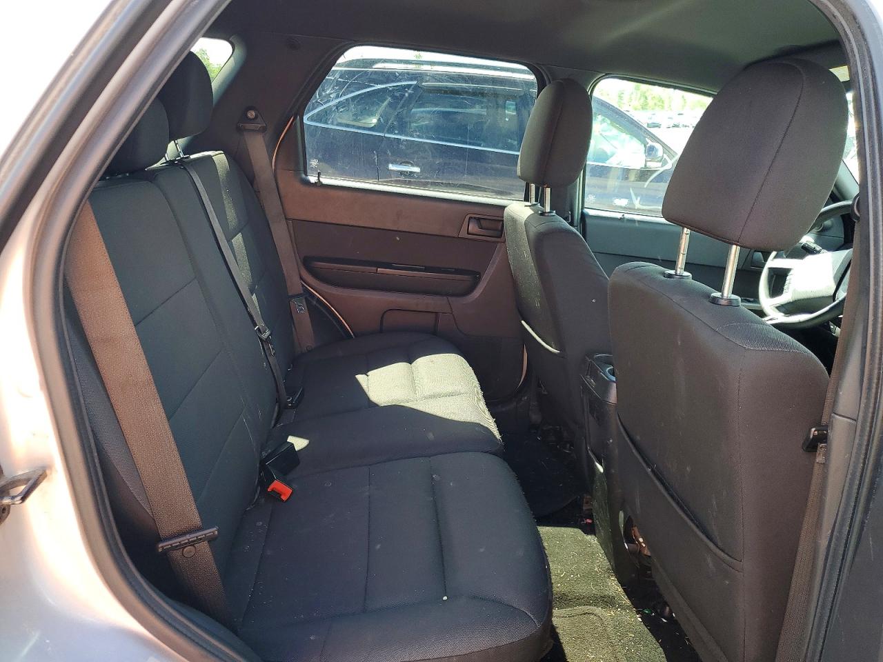 2011 FORD ESCAPE