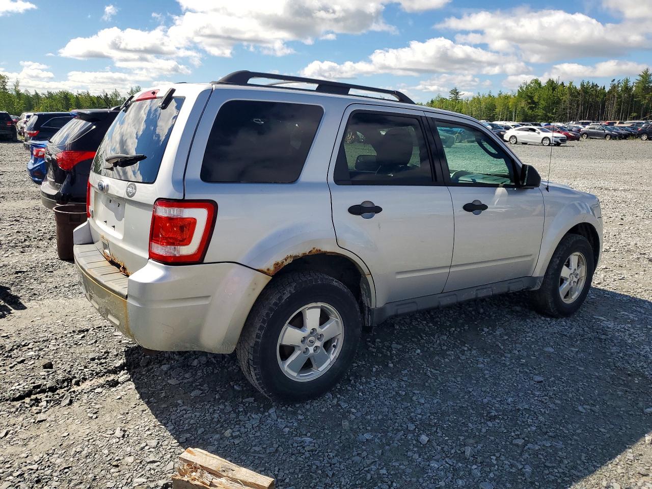 2011 FORD ESCAPE