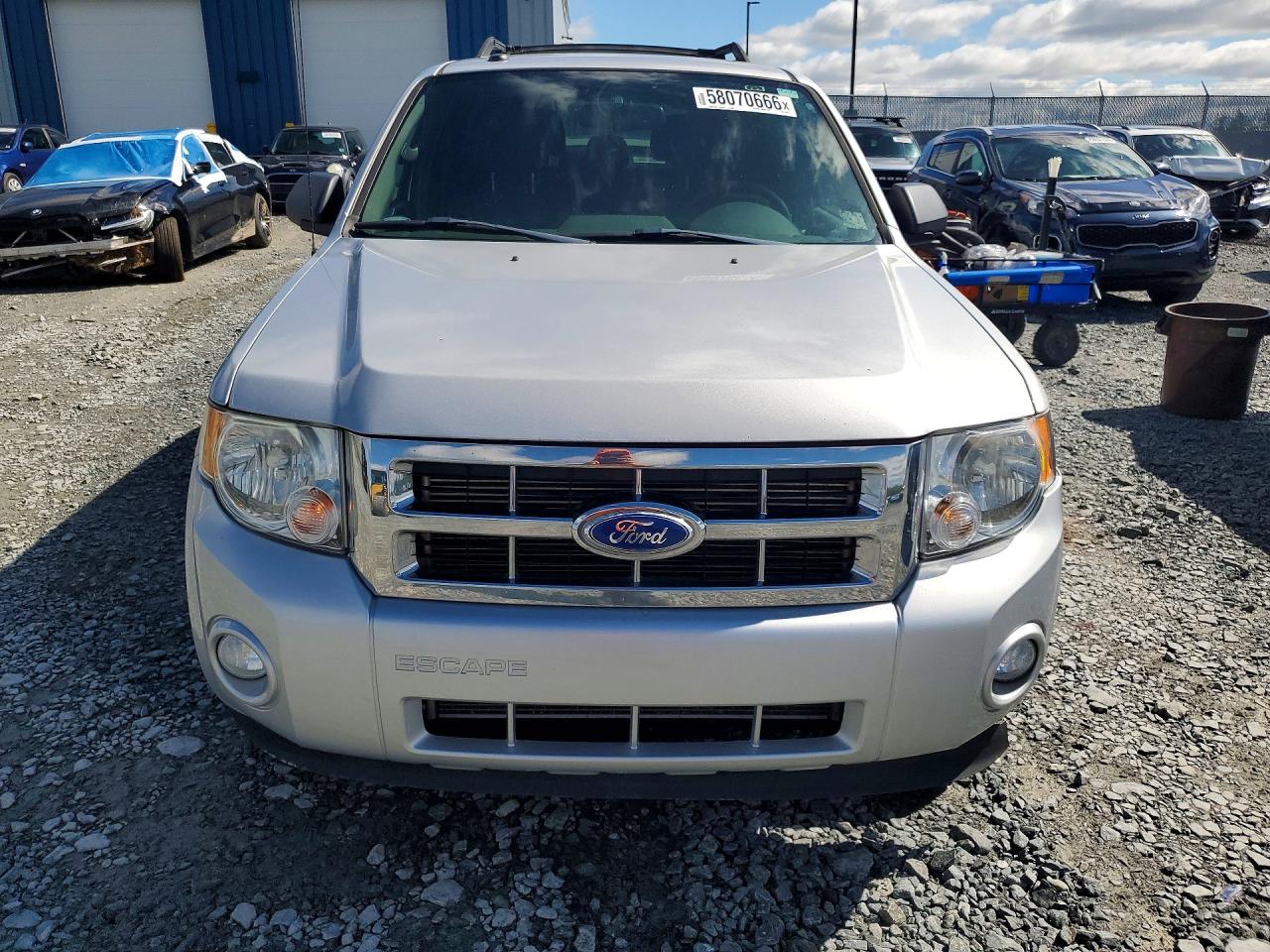 2011 FORD ESCAPE