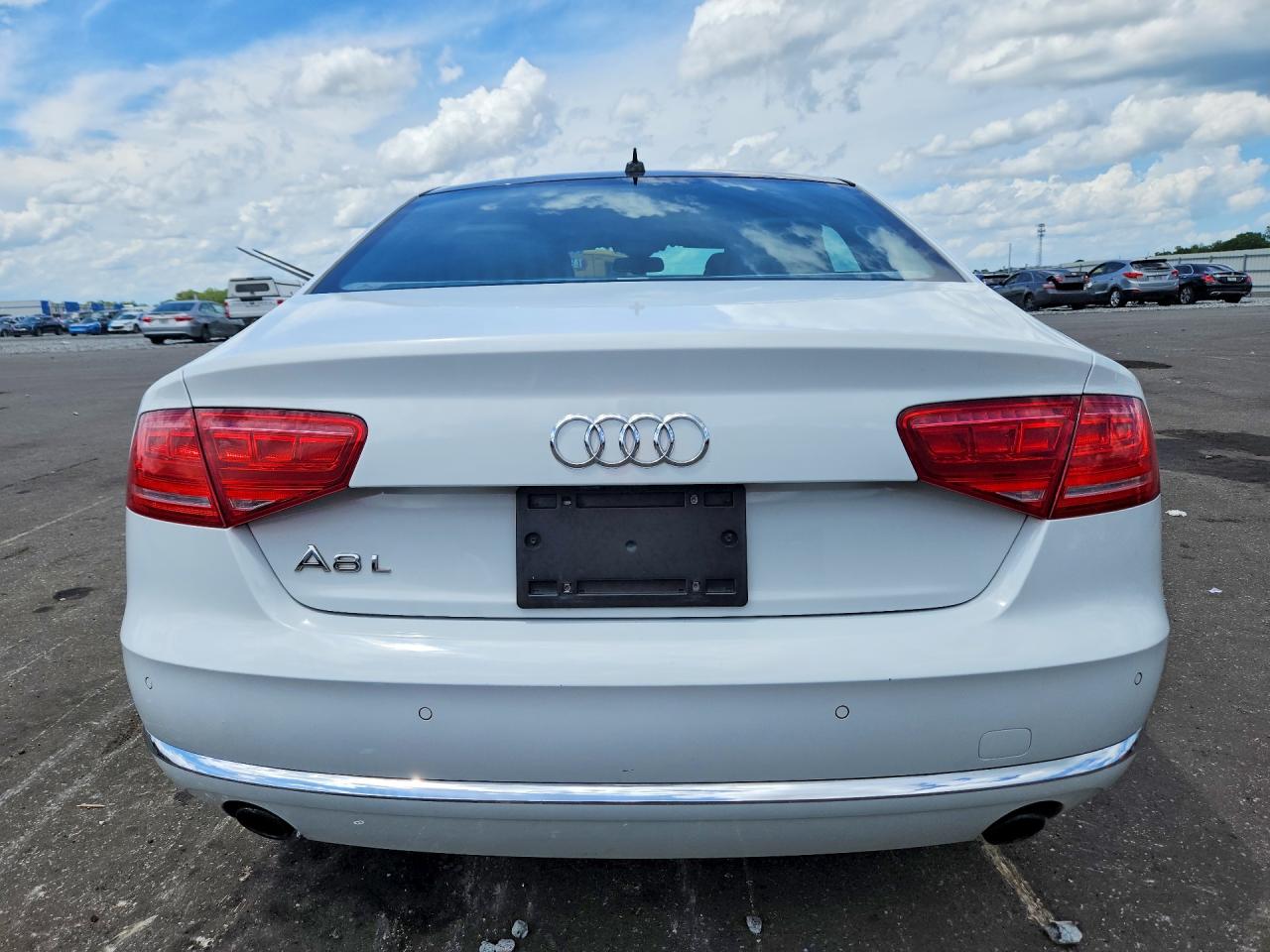 2014 AUDI A8