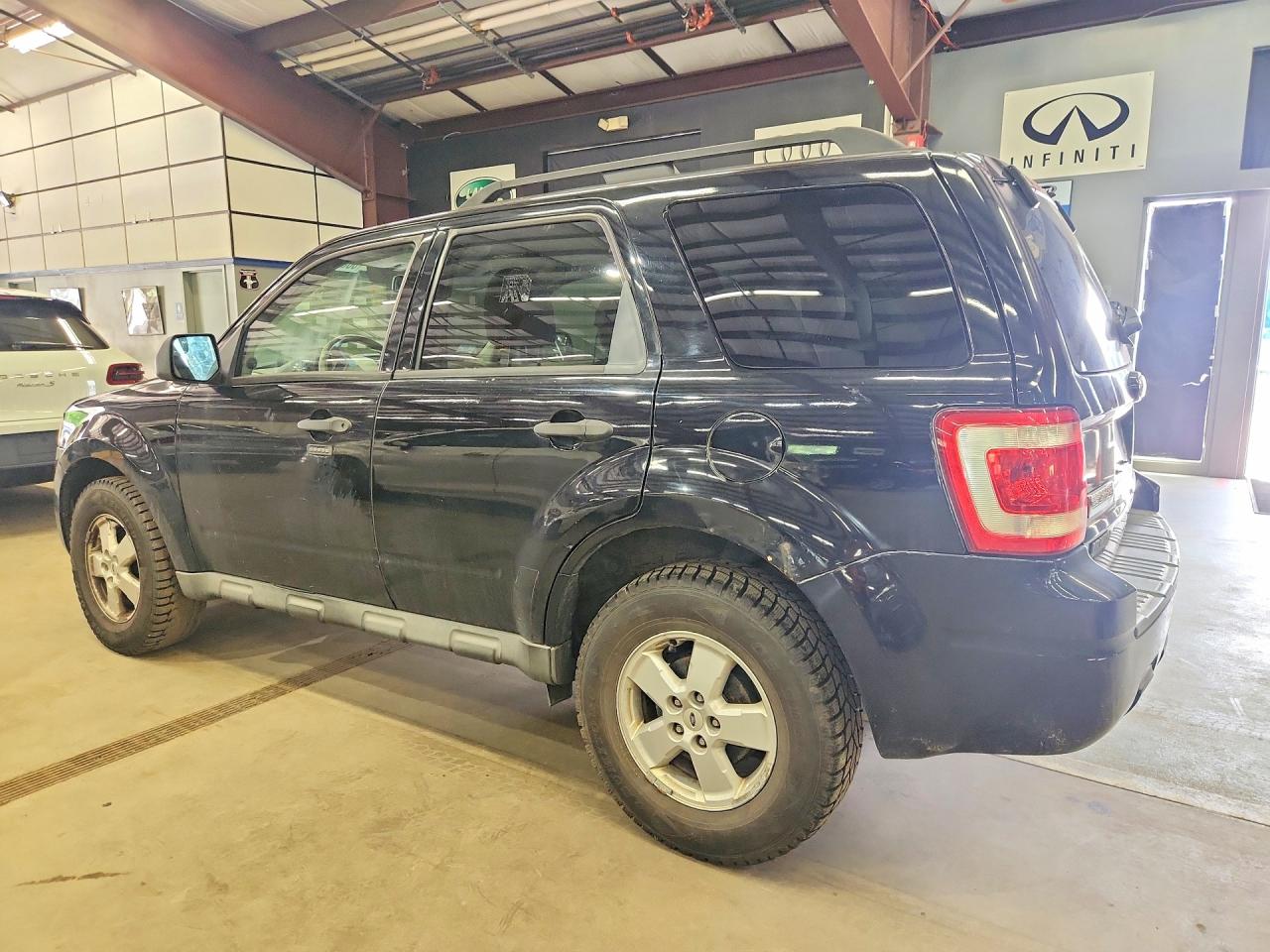 2010 FORD ESCAPE