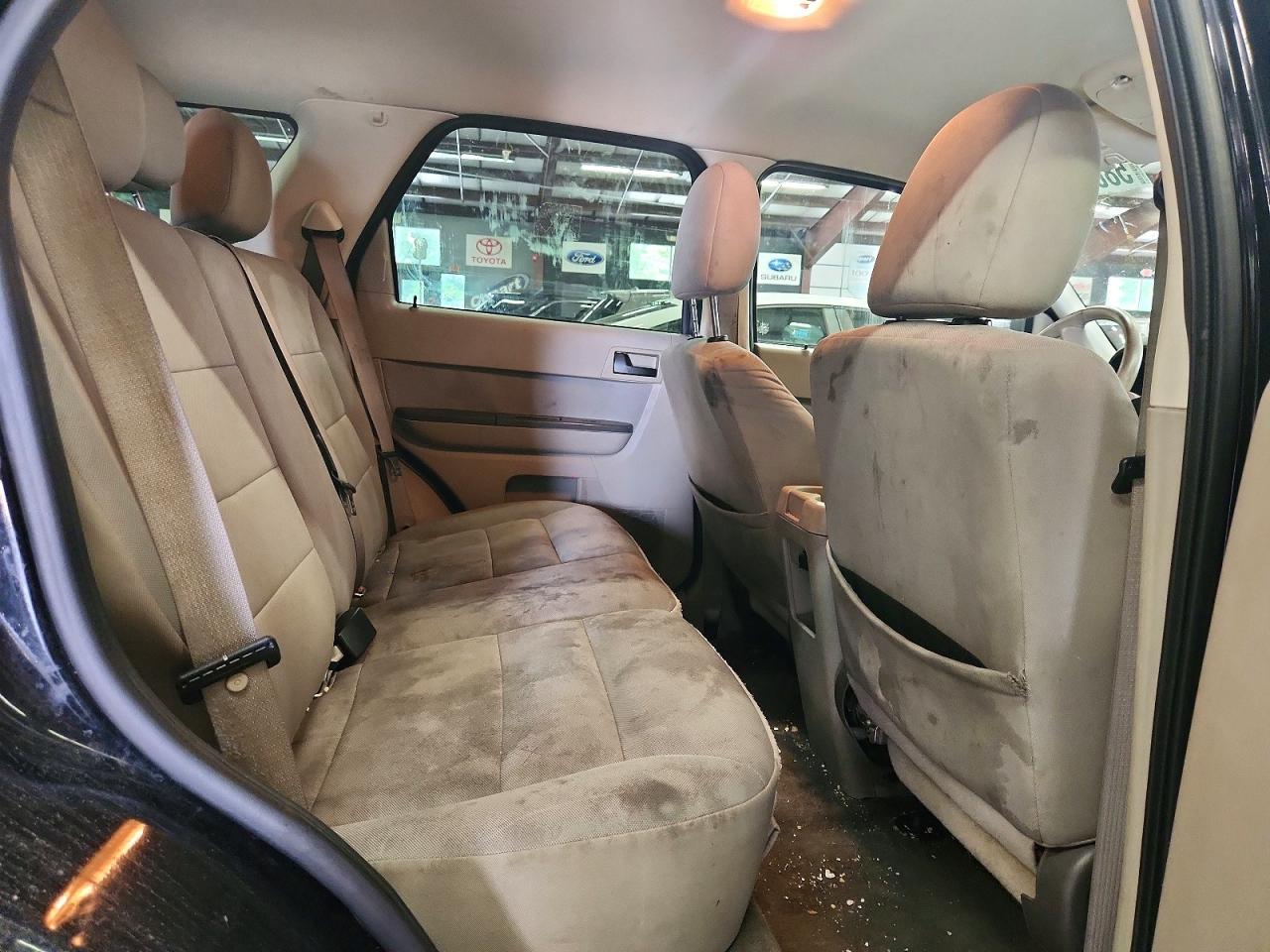 2010 FORD ESCAPE