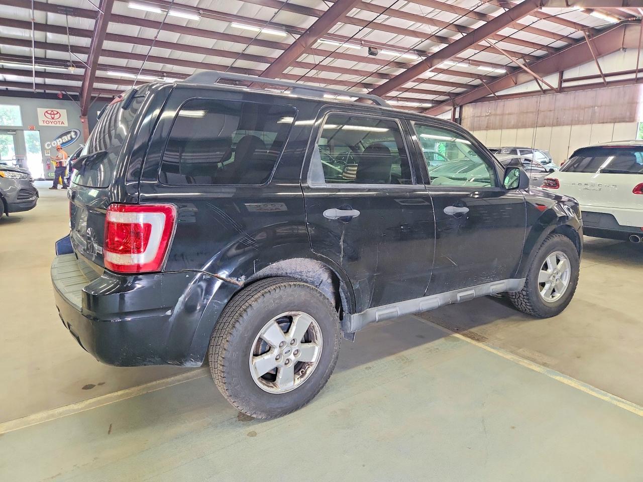 2010 FORD ESCAPE