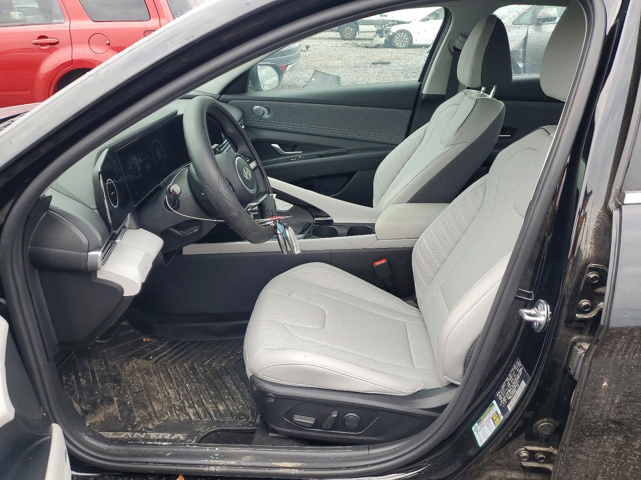 2024 HYUNDAI ELANTRA