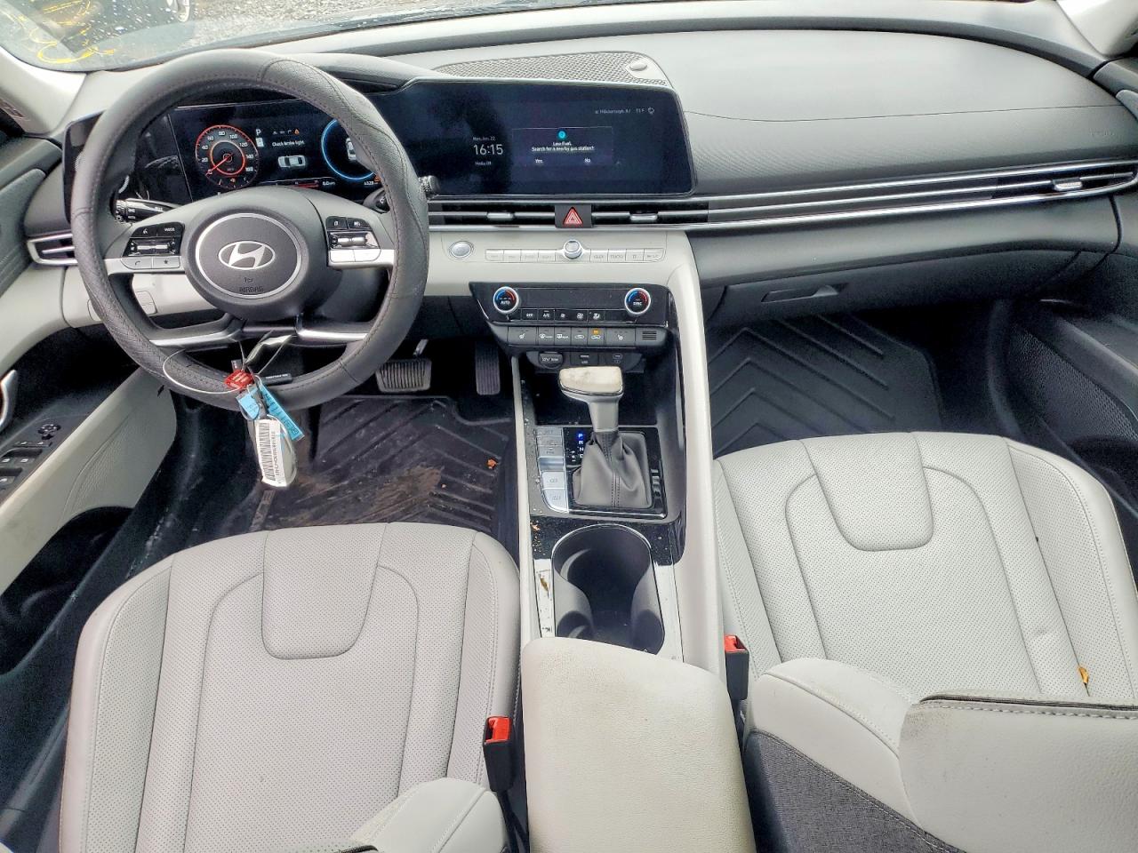 2024 HYUNDAI ELANTRA