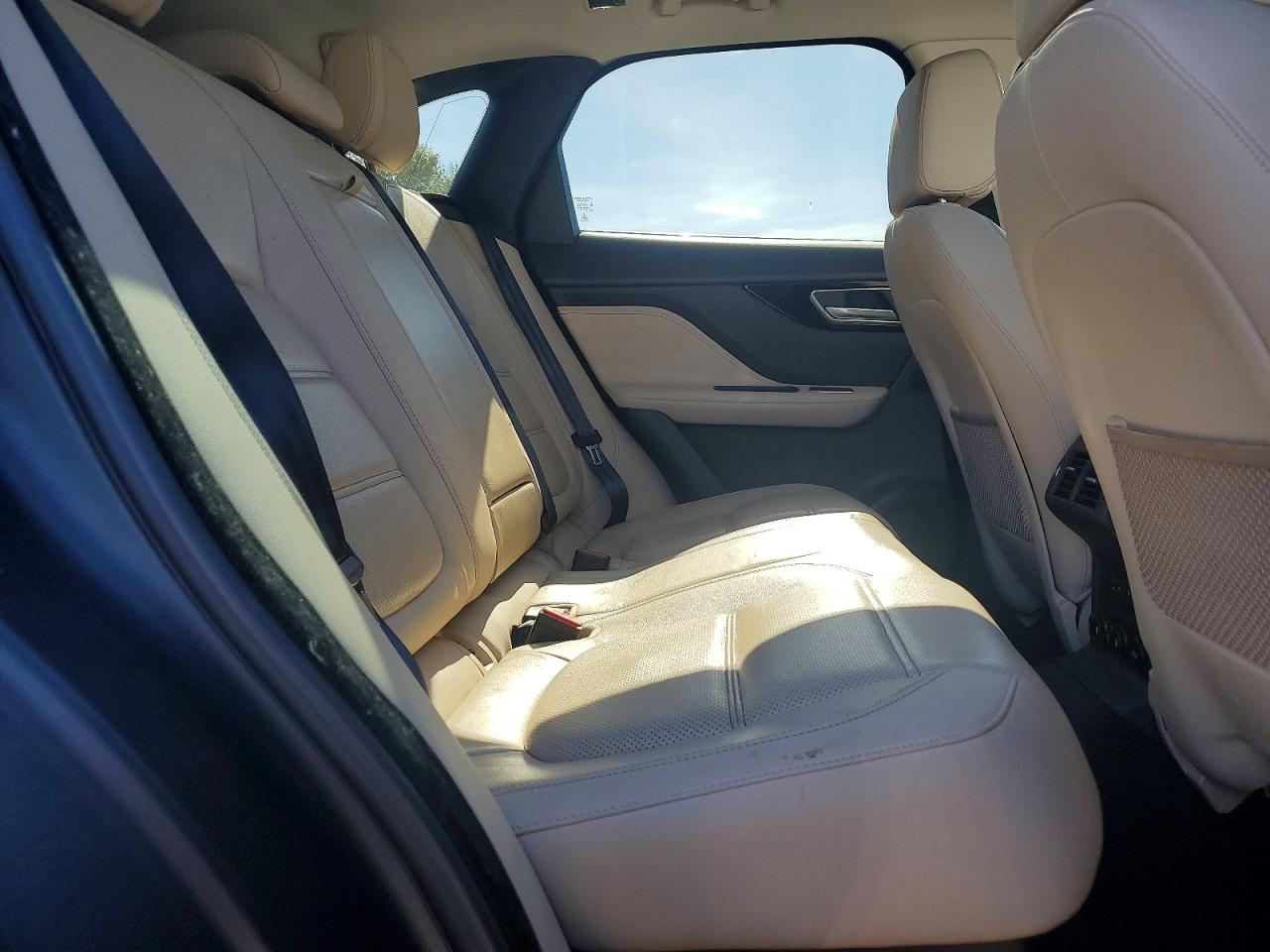 2017 JAGUAR F-PACE