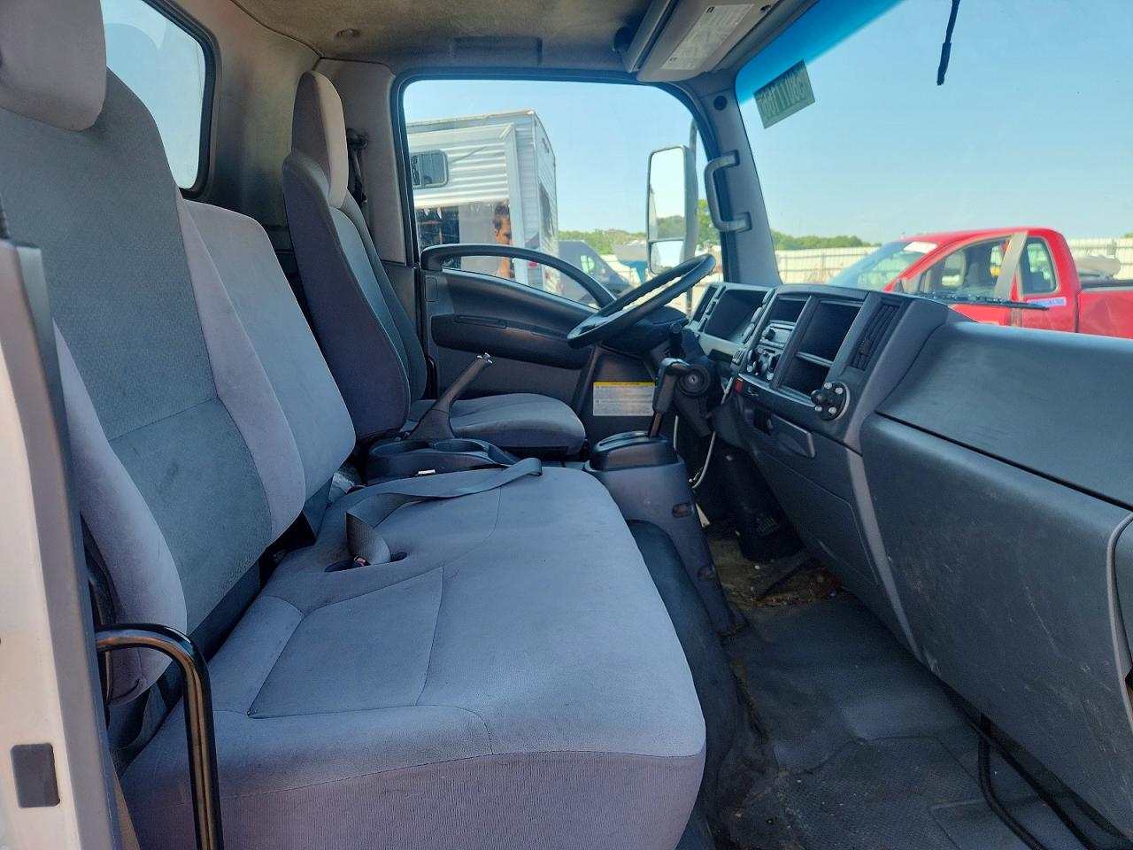 2017 ISUZU NPR