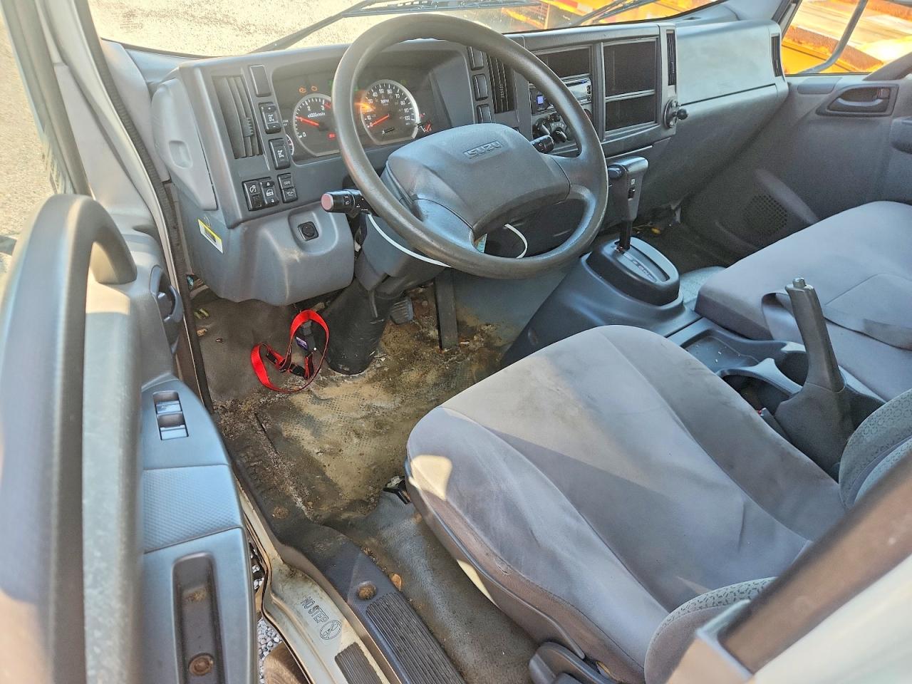 2017 ISUZU NPR