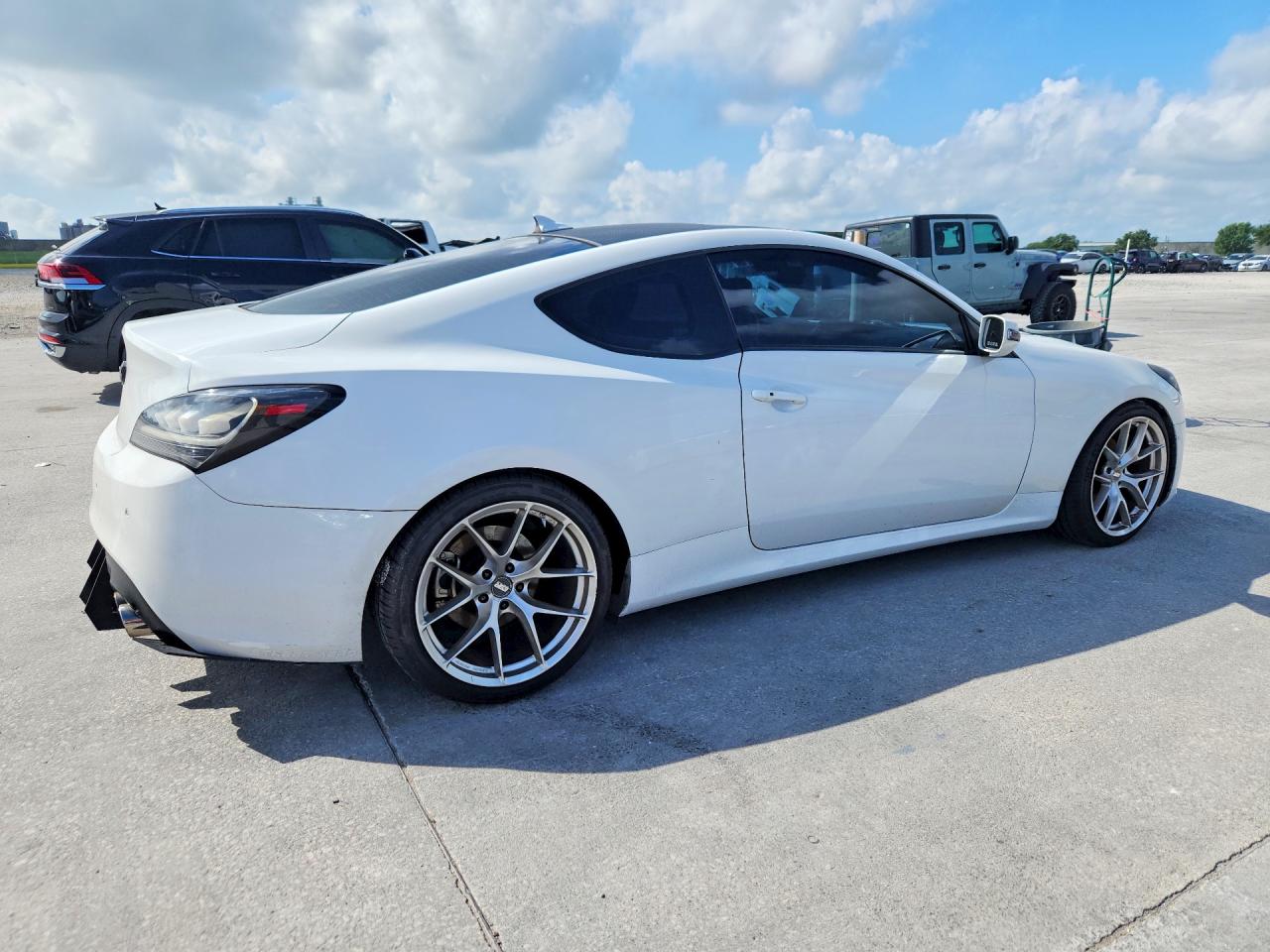 2013 HYUNDAI GENESIS